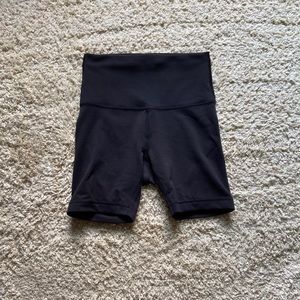 Lululemon Wunder Train HR Shorts - 6” length
